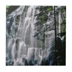 Cachoeira na floresta, Oregon