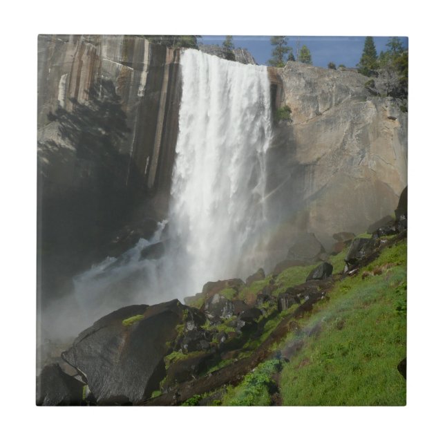 Cachoeira Vernal I no Parque Nacional de Yosemite (Frente)