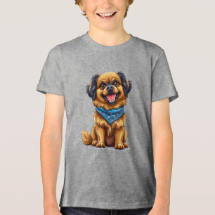 Cachorro alegre com pelo dourado e fofinho