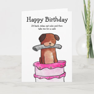 Cachorro com cartão de aniversário de bolo