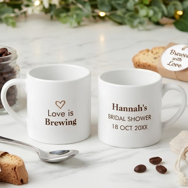 Cachorro Quente Editorial Favorita Caneca de Café  (Love is Brewing Bridal Shower Espresso Mug Favor)