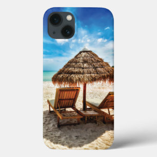 Cadeiras de descanso na praia com almofada
