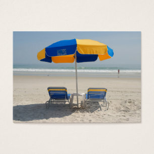 cadeiras de praia vazias