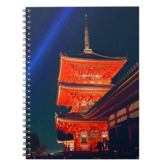 CADERNO ESPIRAL 五重塔
