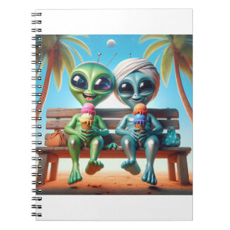 Caderno Espiral 2 aliens com cones de sorvete no banco