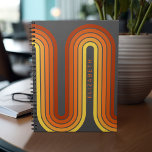 Caderno Espiral 70 Linha Inspirada Arca Vermelha Laranja Amarelo S<br><div class="desc">Um design boêmico curvado com padrão listrado e formas circulares em cores sunset amarelo,  laranja e vermelho de tijolo. Um design ousado,  mas mínimo,  com uma área opcional para adicionar texto.</div>