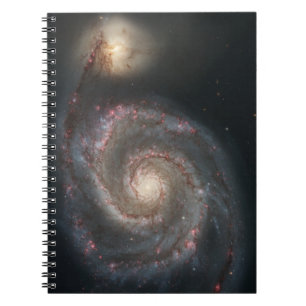 Caderno Espiral A Galáxia do Redemoinho M51 & Companhia no Espaço