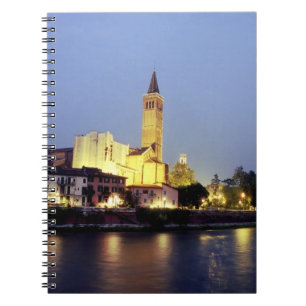 Caderno Espiral A igreja de Sant'Anastasia em Verona, Itália.