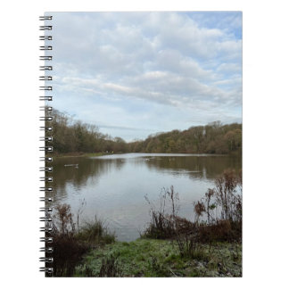 Caderno Espiral A peacful lake..