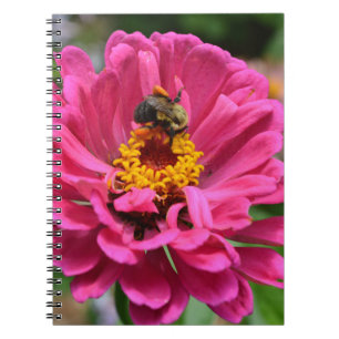 Caderno Espiral Abelhas bonitinhas de flor rosa Elegante