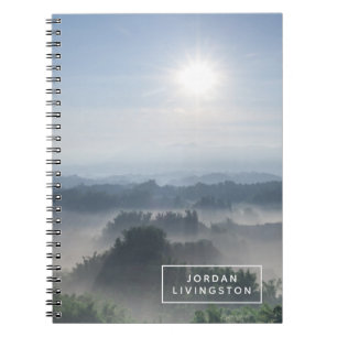 Caderno Espiral Adicione seu nome Luz do sol brilhante na árvore