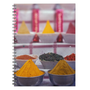 Caderno Espiral AF, Egito, Assuã, Especiarias coloridas no mercado