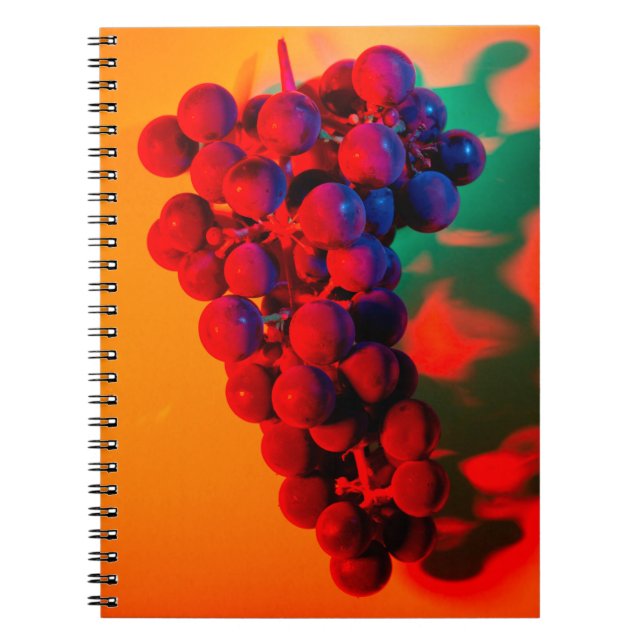 Caderno Espiral Agrupamento de uva azul em luz neon laranja. COMID (Frente)