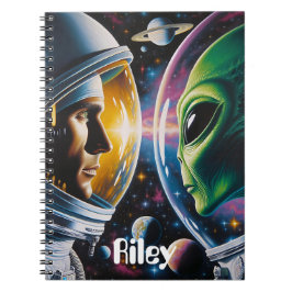 Caderno Espiral Alienígena e astronauta no espaço personalizado