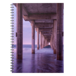 Caderno Espiral Amanhecer roxo no píer de Scripps