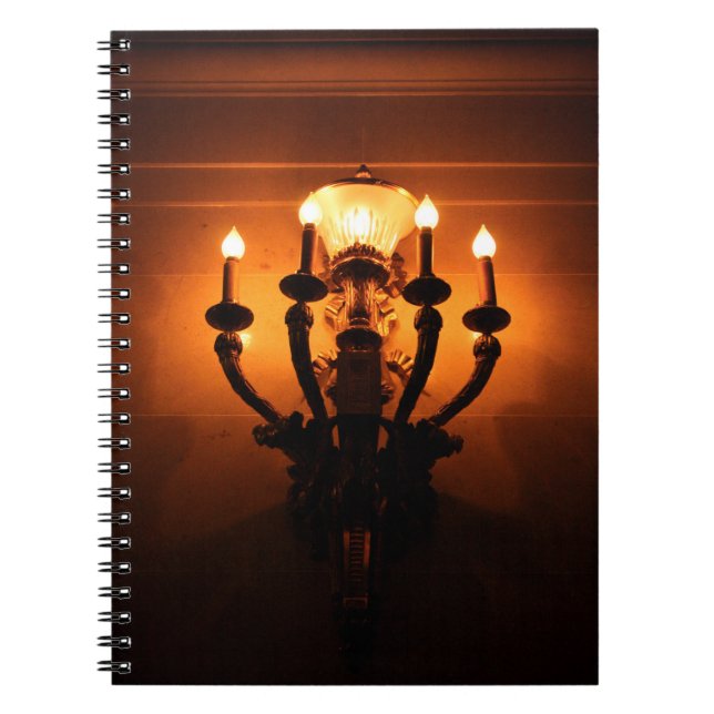 Caderno Espiral Arandela de Parede Antiga (Frente)