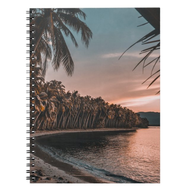 CADERNO ESPIRAL ÁRVORES DE COCO VERDE QUE VINCULAM A PRAIA (Frente)