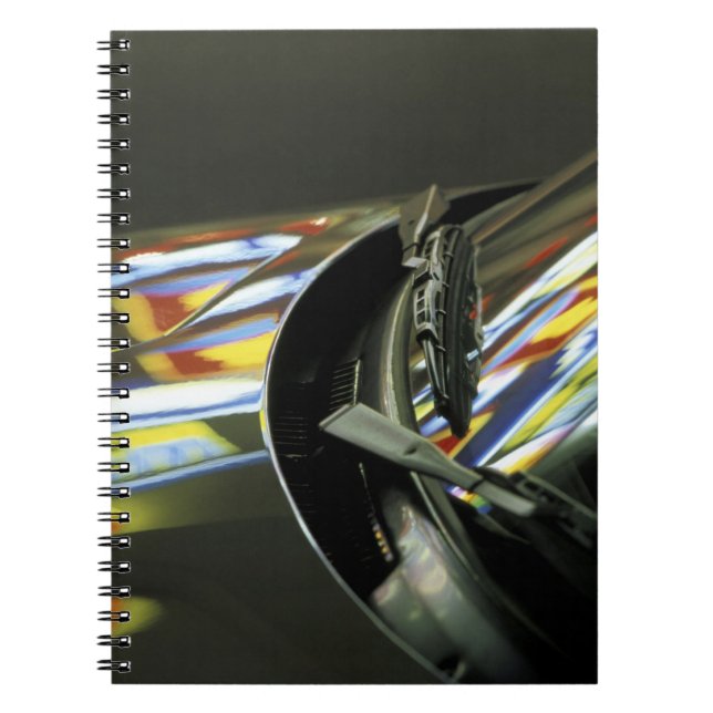 Caderno Espiral Ásia, Malásia, Melaka. Reflexões neon no carro (Frente)