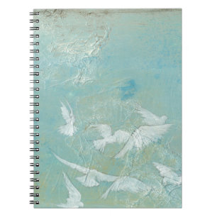 Caderno Espiral Aves Brancas Voando Pelo Céu Azul