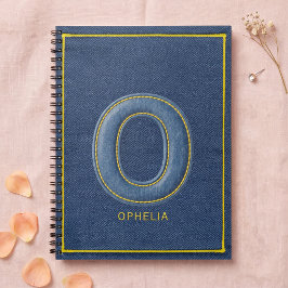 Caderno Espiral Azul Y2K com Costura Amarela Letra O Monograma