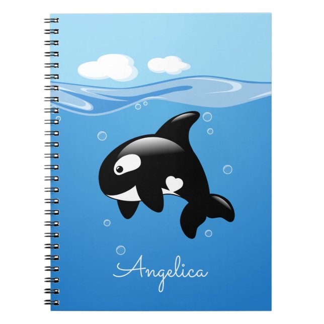 Caderno Espiral Baleia Orca Cuta no Oceano com Nome Personalizado (Frente)
