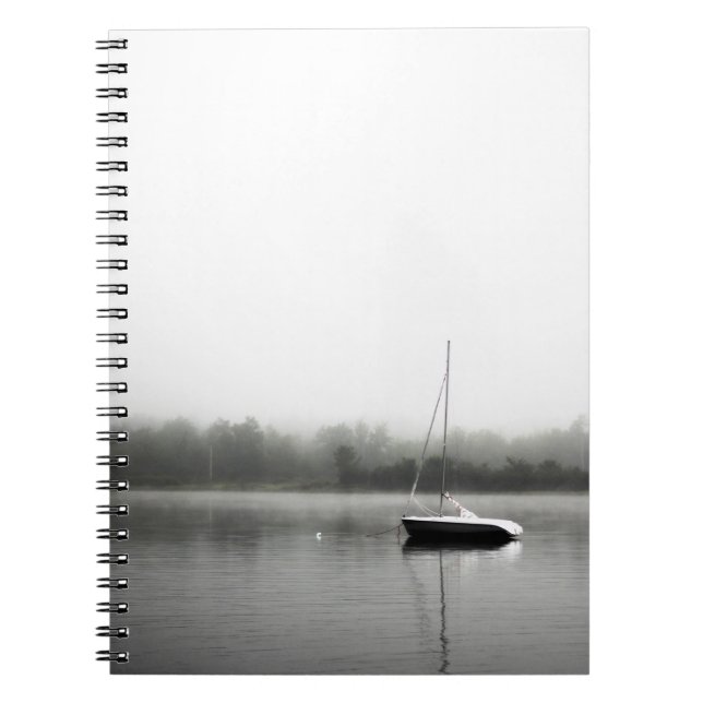 CADERNO ESPIRAL BARCO PRETO E BRANCO NO LADO (Frente)