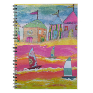 Caderno Espiral Barcos à Vela Caprichosos e Cabines de Praia