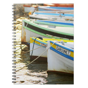 Caderno Espiral Barcos de pesca provençais típicos pintados de