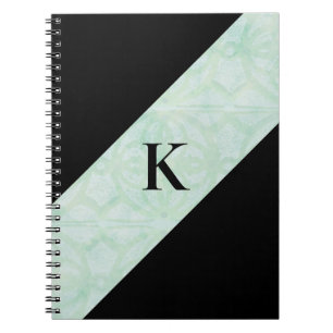 Caderno Espiral Batik Verde e Monograma Preto de Casa Doce
