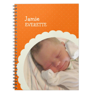 Caderno Espiral Bebê laranja dot escallop diário personalizado de 
