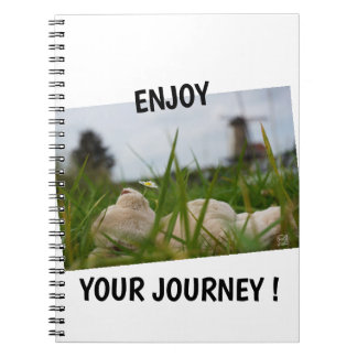 Caderno Espiral Beer relaxt in natuur met Hollandse molen.