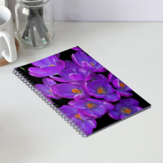 Caderno Espiral Belos Crocos Florais Roxos de Primavera