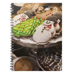 Caderno Espiral Biscoitos do Natal na exposição em uma Nova Iorq