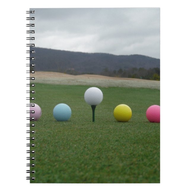 Caderno Espiral Bolas de Golfe de cor brilhante em uma montanha (Frente)
