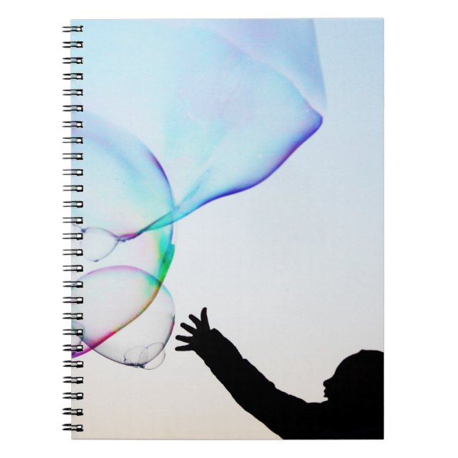 Caderno Espiral brincadeiras de criança com bolhas mínimas (Frente)