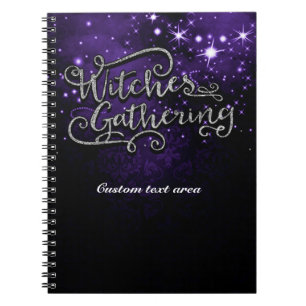 Caderno Espiral Bruxas Reunindo Halloween Roxo e Negro