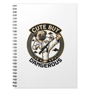 Caderno Espiral Cachorro Pug de Chute de Karatê Fofo Mas Perigoso_