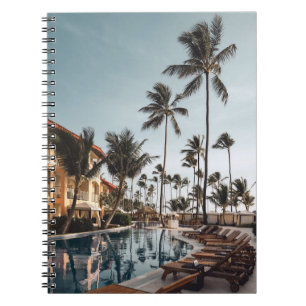 Caderno Espiral Câmaras de salão de madeira castanho perto da pi