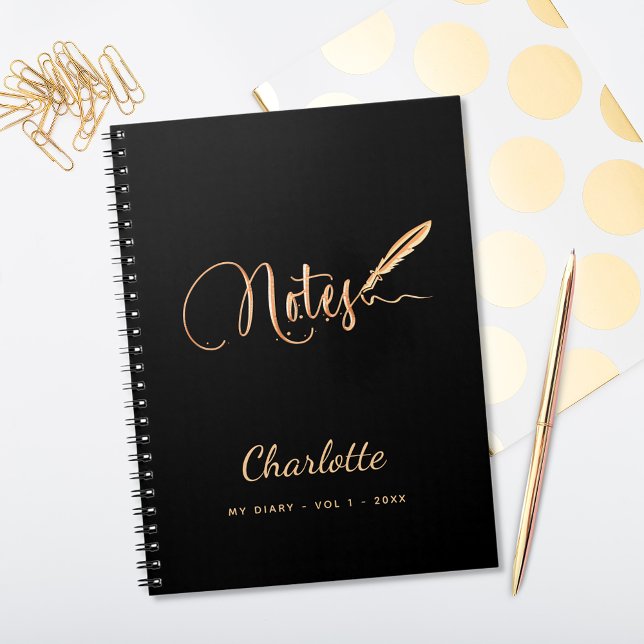 Caderno Espiral Caneta ouro preto nome elegante script (Criador carregado)