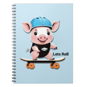 Caderno Espiral Cartoon Baby Pig Dirigindo Um skate.