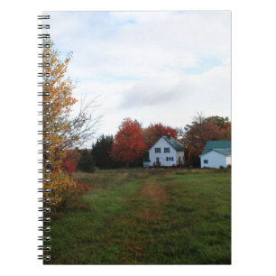 Caderno Espiral Casa de fazenda canadense na Nova Escócia no outon