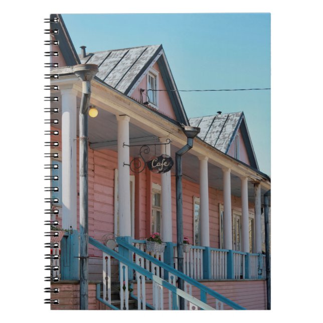 CADERNO ESPIRAL CASA DE MADEIRA, DE COR (Frente)
