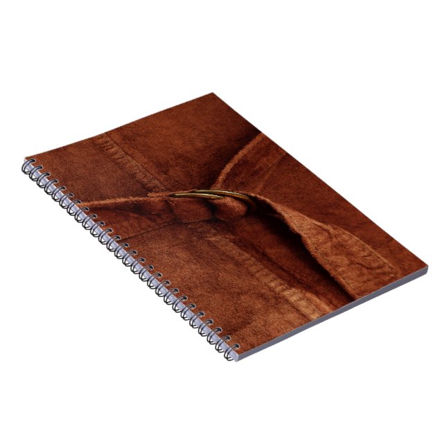 Caderno Espiral Castanho Suede Com Precinta E Fivela (Lado Direito)