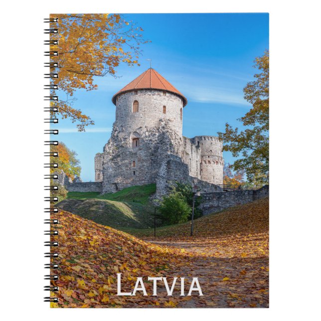 Caderno Espiral Castelo medieval cercado por floresta (Frente)