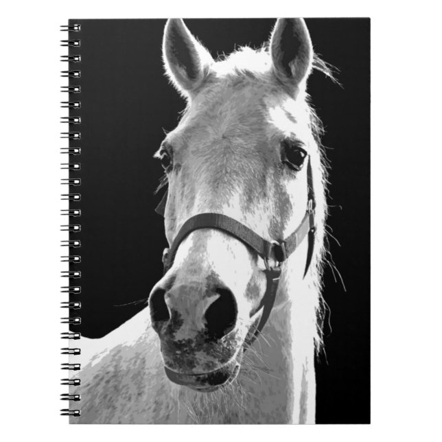 Caderno Espiral Cavalo Branco Preto Close-up na Noite (Frente)