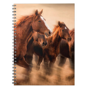Caderno Espiral Cavalos correndo, borrão e crinas voando