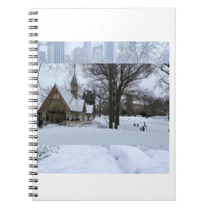 Caderno Espiral Cena Mágica de Neve Urbana – Inverno na Cidade