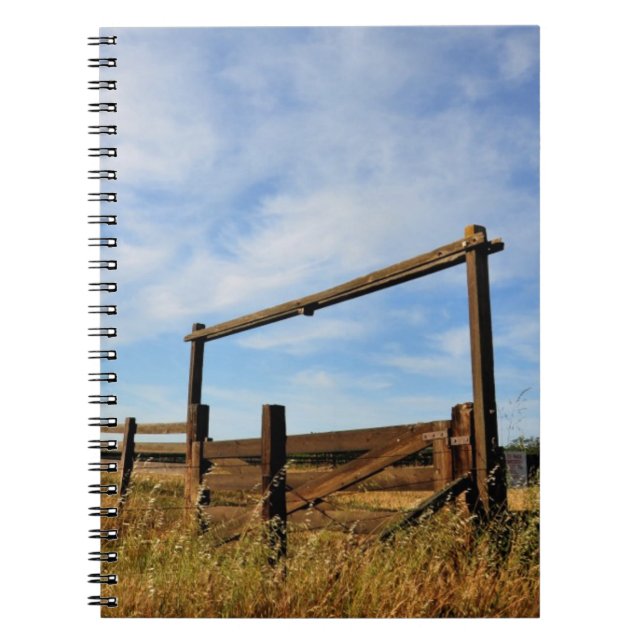 Caderno Espiral Cercas no campo (Frente)