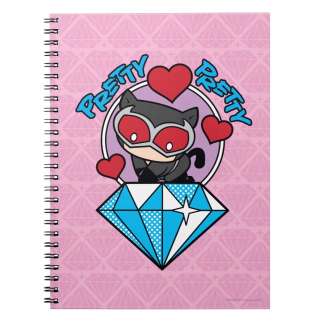 Caderno Espiral Chibi CatWomen Sentada Em Alto Diamante (Frente)