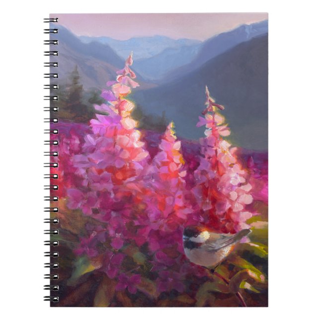 Caderno Espiral Chickadee em Wildflowers do Alasca com montanhas (Frente)